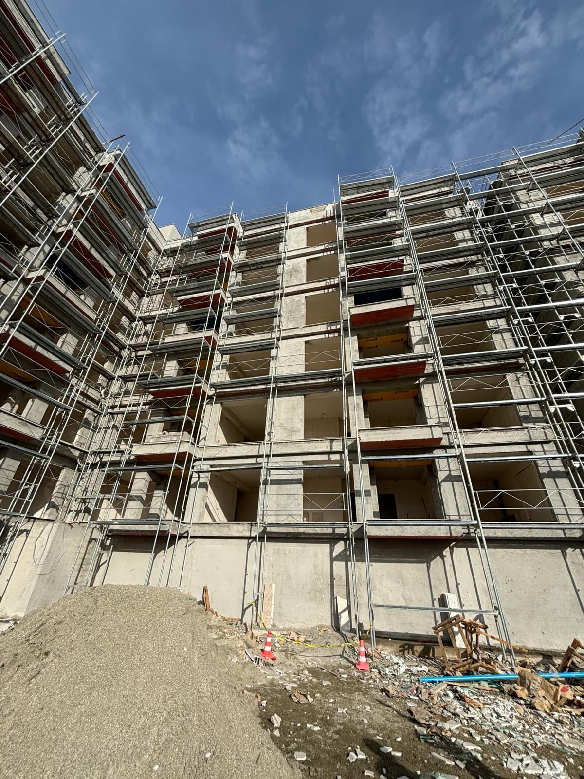 Antalya’da inşaatın 6. katından düşen işçi öldü