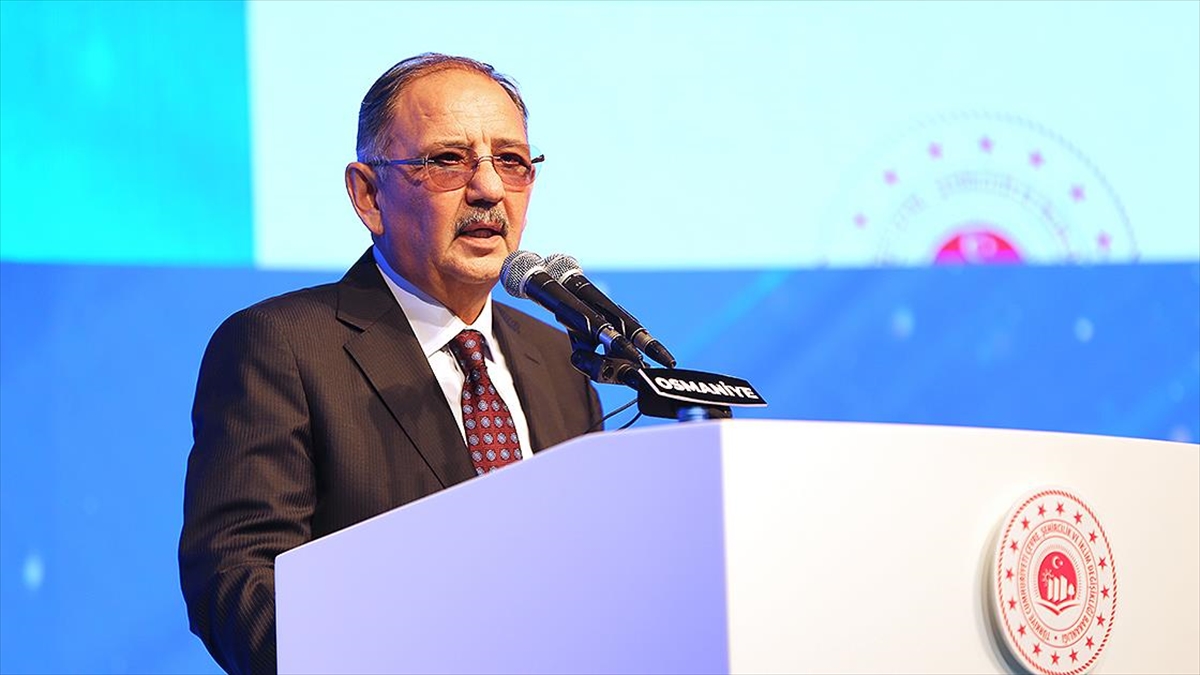 Bakan Özhaseki: Şimdi teslim edeceğimiz veya birkaç ay içerisinde vereceğimiz tam 307 bin konut var