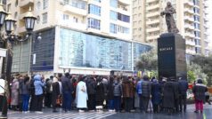 Azerbaycan’da Hocalı Katliamı’nın kurbanları anılıyor