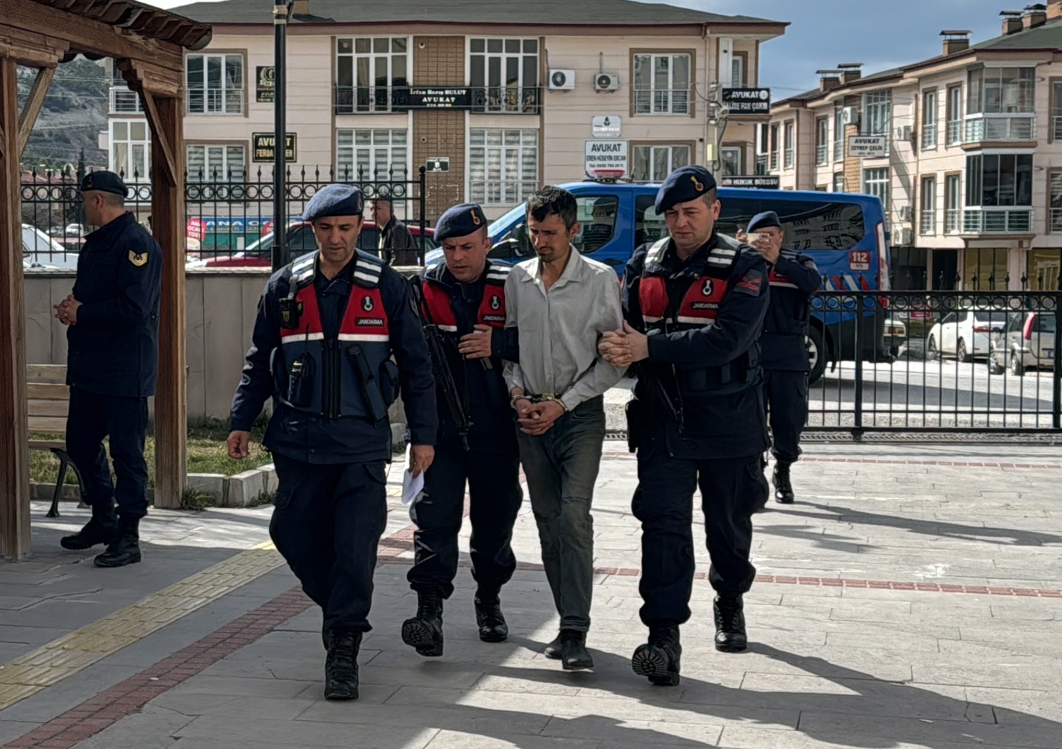 Burdur’da çobanlık yapan ağabeyini av tüfeğiyle öldüren zanlı tutuklandı