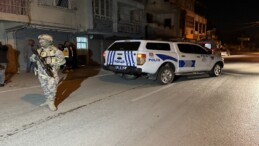 Adana’da polise silah ve bıçakla direnen kişi gözaltına alıdı