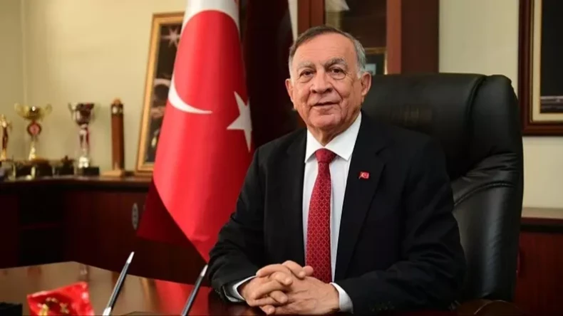 Son dakika: Seyhan Belediye Başkanı Akif Kemal Akay, CHP’den istifa etti: