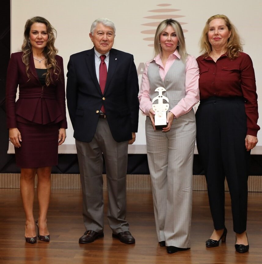 Rektör Prof. Dr. Özlenen Özkan yılın kadını seçildi