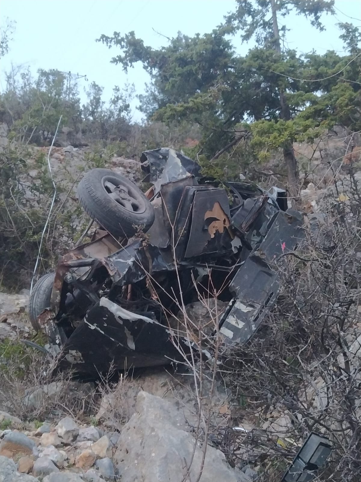 Şarampole devrilen otomobilin sürücüsü öldü