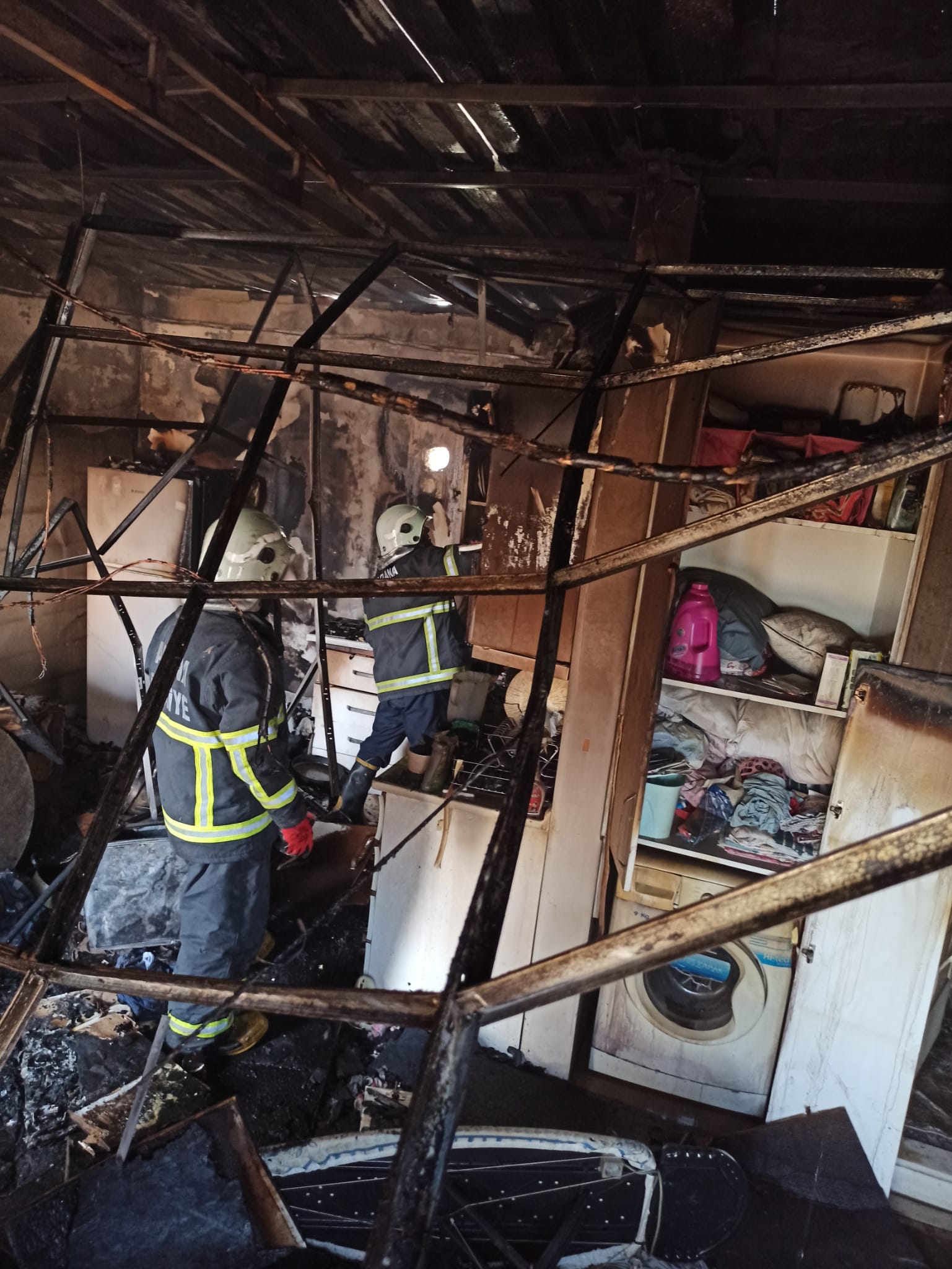 Adana’da müstakil evde çıkan yangın hasara neden oldu