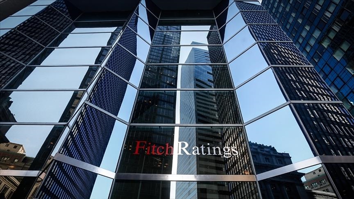 Fitch, Türkiye’nin kredi notunu yükselti