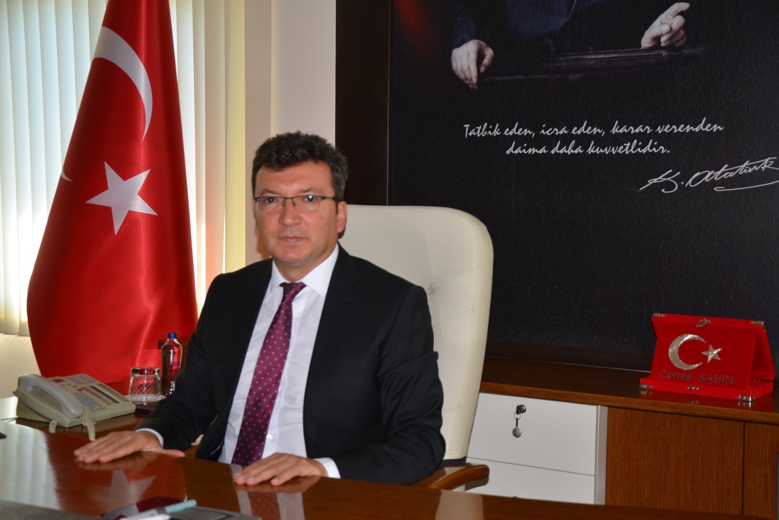 Serik Kaymakamı Şahin’den kimlik kartı ve sürücü belgeleri değiştirme uyarısı