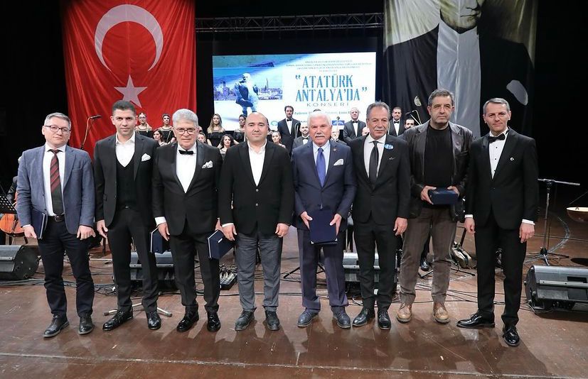 ATATÜRK ANTALYA’DA KONSERİ BÜYÜK BEĞENİ TOPLADI