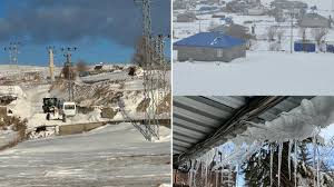 KARS – Kar yağışı nedeniyle kapanan 47 köy yolu ulaşıma açıldı