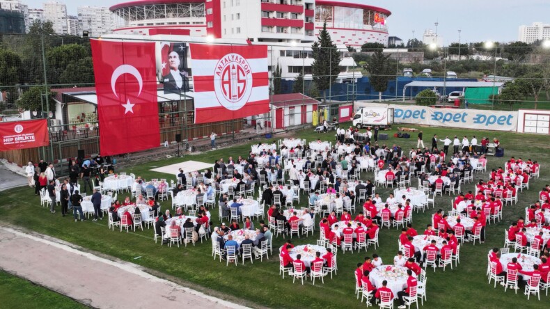 Antalyaspor camiası iftarda bir araya geldi