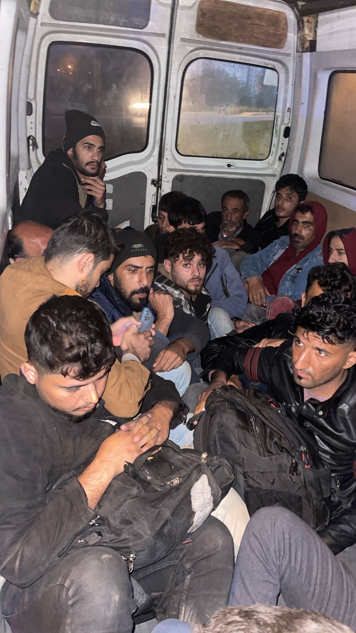 Hatay’da 26 düzensiz göçmen yakalandı, 2 göçmen kaçakçısı tutuklandı