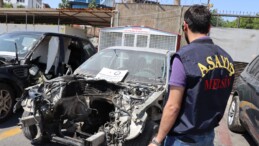 Mersin’de kaçak araçları parçalayarak sattıkları iddiasıyla 2 kişi yakalandı