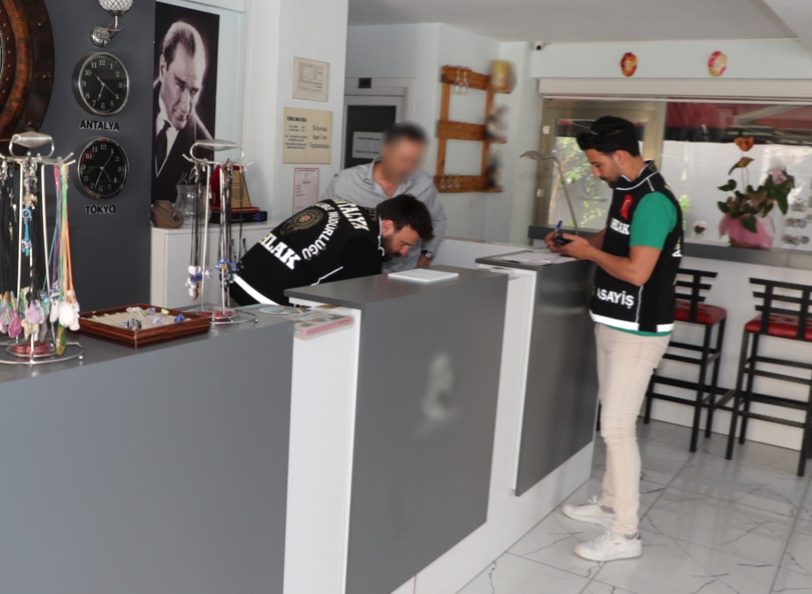 Antalya’da günübirlik kiralanan evler denetlendi