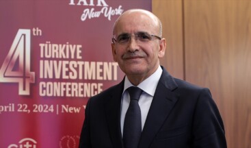 Hazine ve Maliye Bakanı Şimşek, yatırımcıların Türkiye’ye büyük ilgi gösterdiğini belirtti