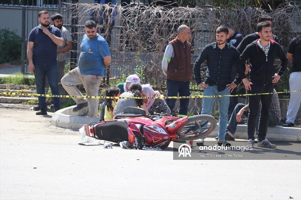 Adana’da otomobille çarpışan motosikletteki 1 kişi öldü, 1 kişi yaralandı