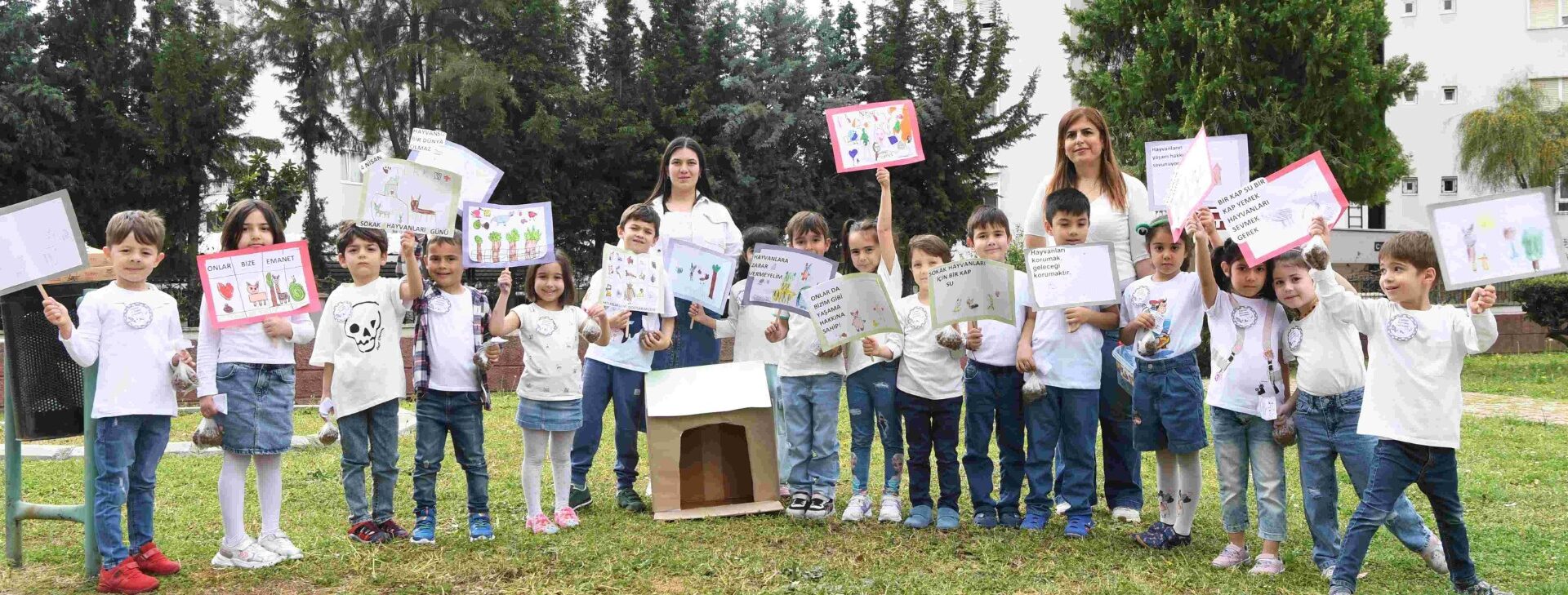 Konyaaltı’nda minikler sokak hayvanlarını unutmadı  