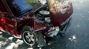 UŞAK – İki otomobilin çarpıştığı kazada 5 kişi yaralandı