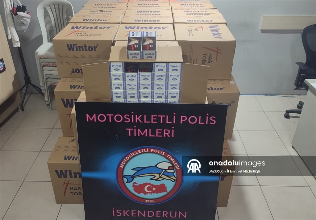 Hatay’da 300 bin makaron bulunan araçtaki 2 kişi gözaltına alındı