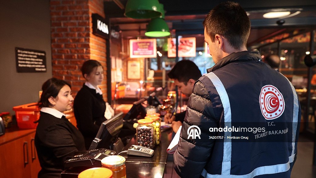 Ticaret Bakanlığı restoran ve kafelerde alınan servis ücretlerini denetliyor
