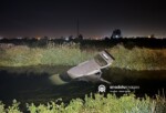 Antalya’da bir otomobil su kanalına devrildi