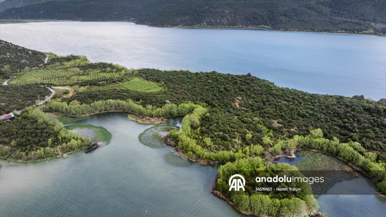 Isparta’da yeşil ve mavinin buluştuğu milli park: Kovada Gölü