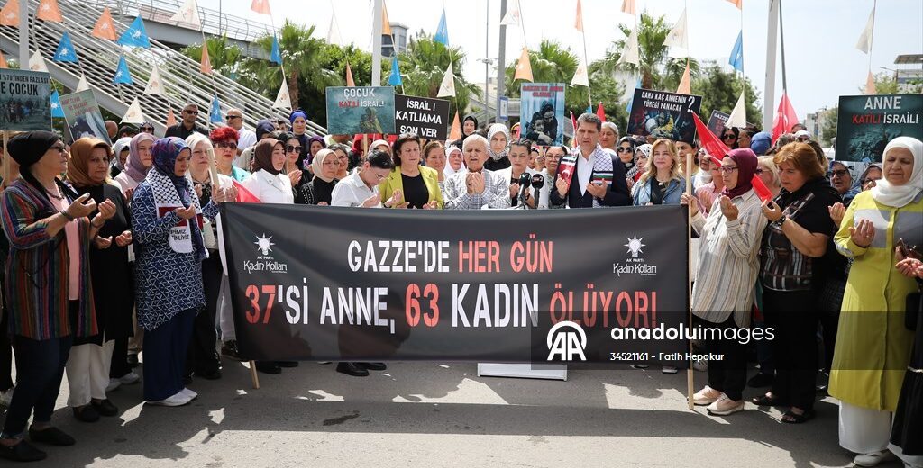 Antalya’da kadınlar Gazze’deki mazlum anneler için toplandı