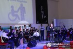 Burdur’da özel eğitim öğrencileri koro ve halk oyunu gösterisi sergiledi