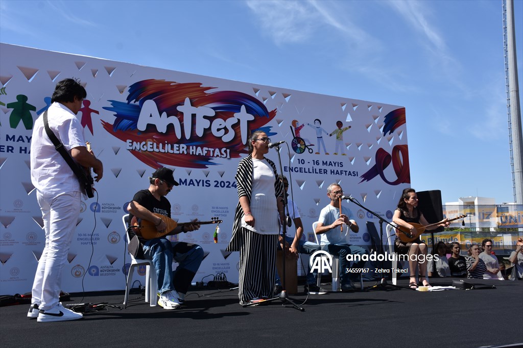 Antalya’da özel bireyler “AntFest Engelliler Festivali”nde buluştu