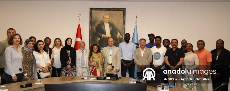 Antalya’da yabancı bilim insanlarına su altı kültür mirasına yönelik dalış eğitimi verildi
