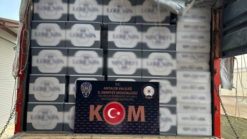 Antalya’da 8 milyon 860 bin makaron ele geçirildi