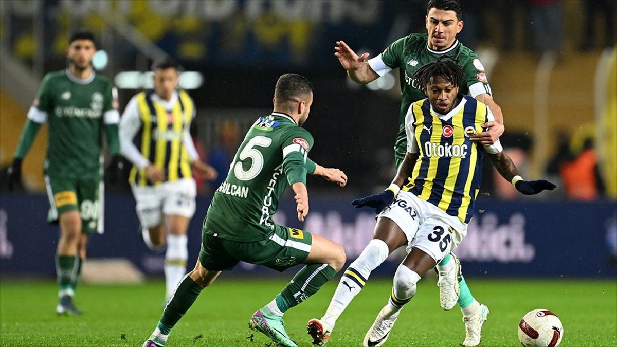 Fenerbahçe, Süper Lig’de yarın Konyaspor’a konuk olacak