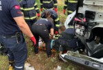 Adana’da şarampole devrilen otomobildeki 2 kişi yaralandı