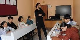 Bedensel engelli Almanca öğretmeninin kurduğu iletişim derse ilgiyi artırdı