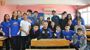 Türkiye’nin ilk astronotu Gezeravcı, öğrencilerle buluştu