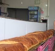 Sivas’ta bir fırıncı 3 metre 80 santimetre uzunluğunda ekmek üretti