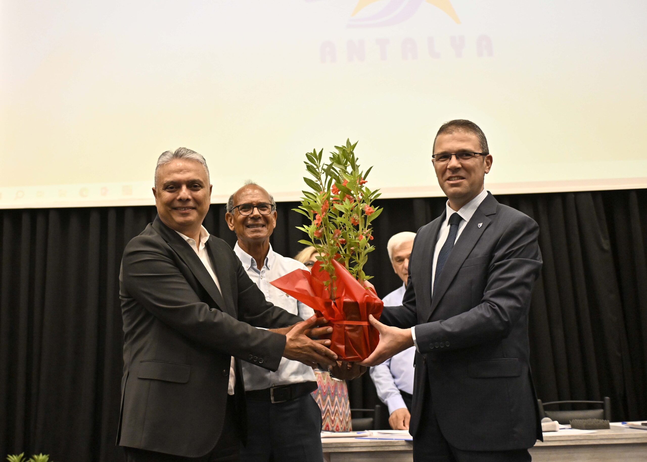 Başkan Uysal, ‘Bütçemiz dönüyor’