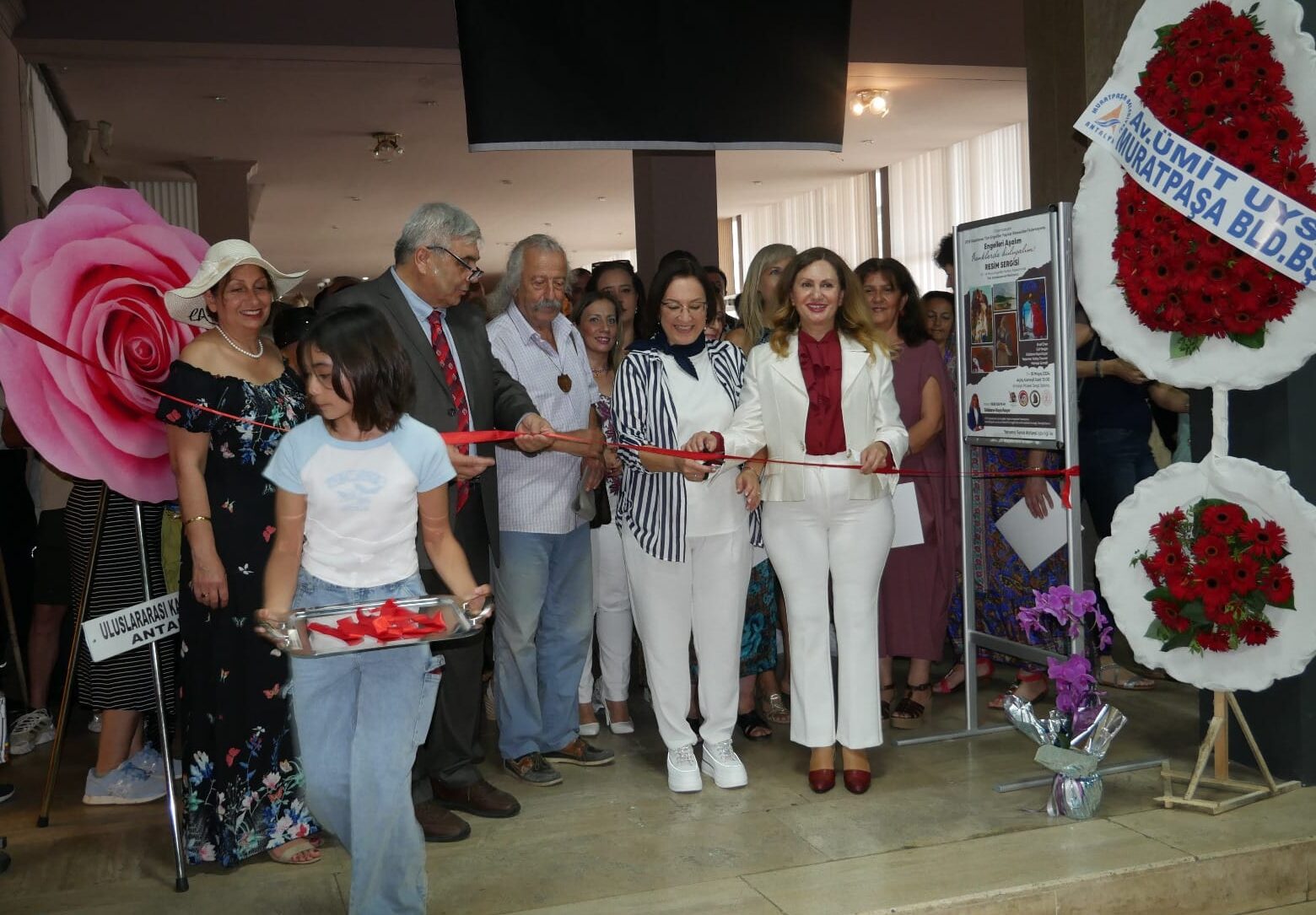 UTEF “ENGELLERİ AŞALIM RENKLERDE BULUŞALIM” RESİM SERGİSİ AÇILDI