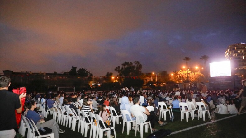 ALANYA BELEDİYESİ ÜNİVERSİTE ÖĞRENCİLERİNİ AÇIK HAVA SİNEMASI’NDA BULUŞTURDU