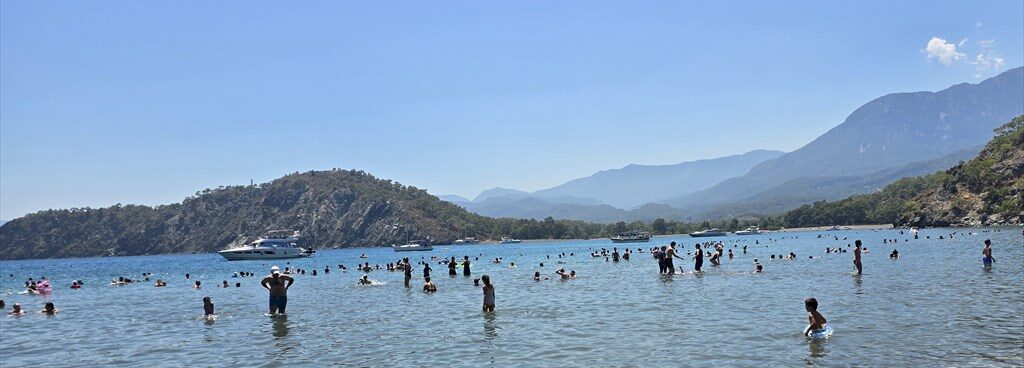 Antalya’da sıcak hava ve nem etkili oluyor