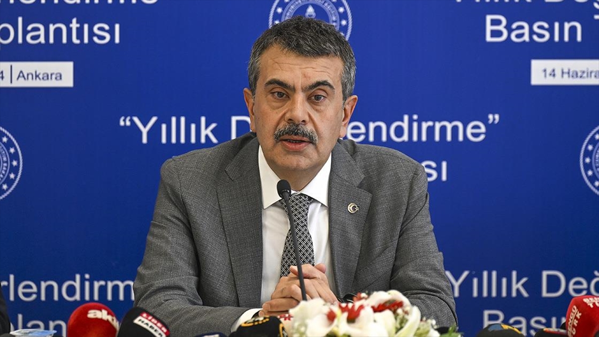 Milli Eğitim Bakanı Tekin: (Gebze’de mezuniyet töreninde yaşananlar) Bakanlık olarak incelemeleri yapacağız