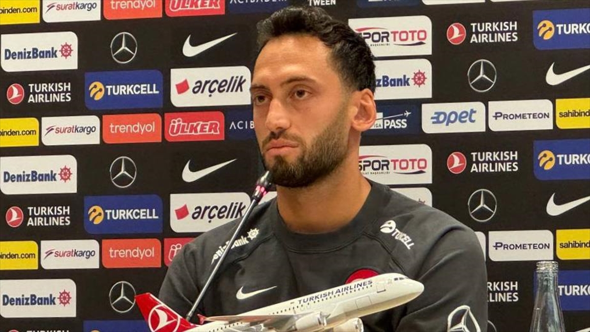 A Milli Futbol Takımı’nın kaptanı Çalhanoğlu: İstediğimiz sonucu alamadık ama her şey bitmedi