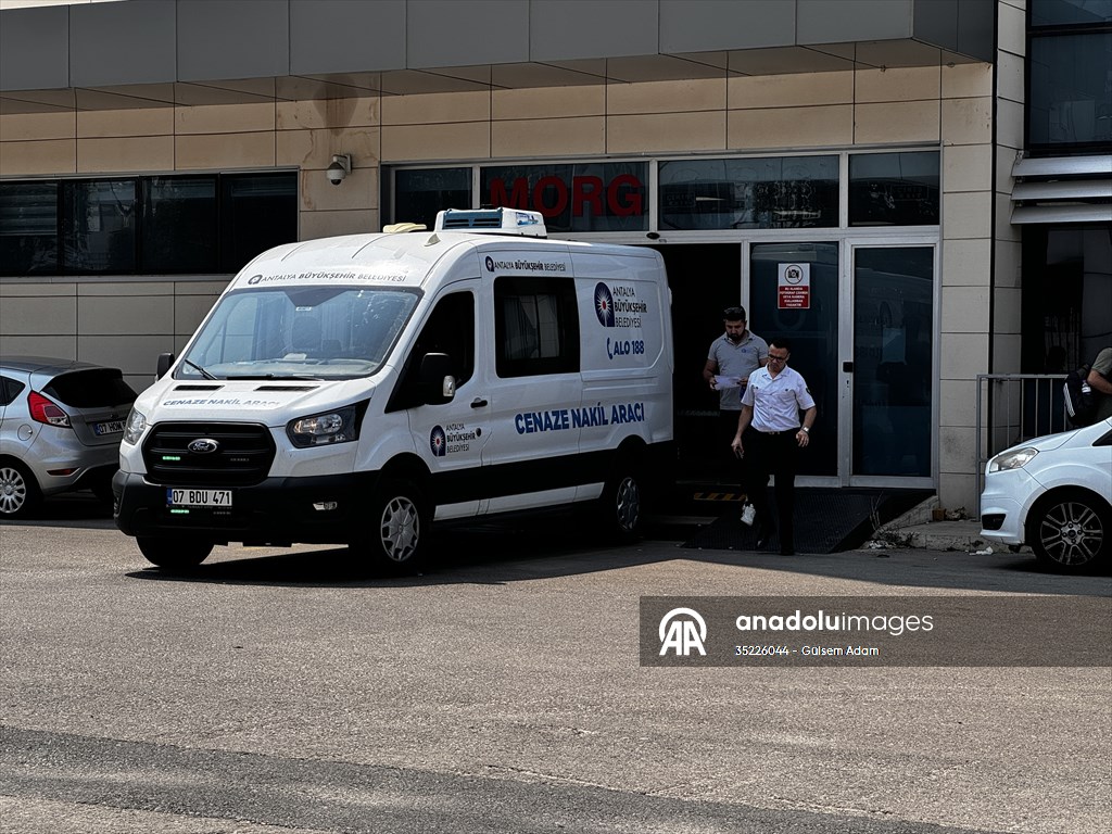 Antalya’da yüzmek için denize giren uzman çavuş boğuldu