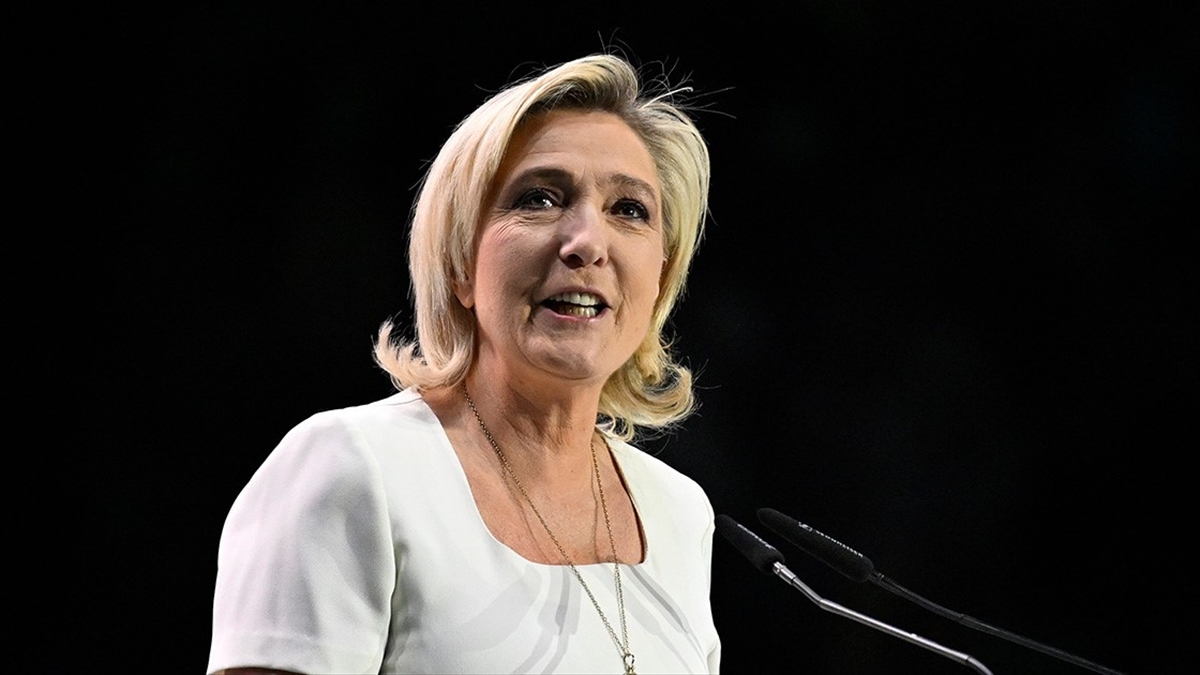 Fransız aşırı sağcı lider Le Pen hakkında 2022’deki seçim kampanyasıyla ilgili soruşturma