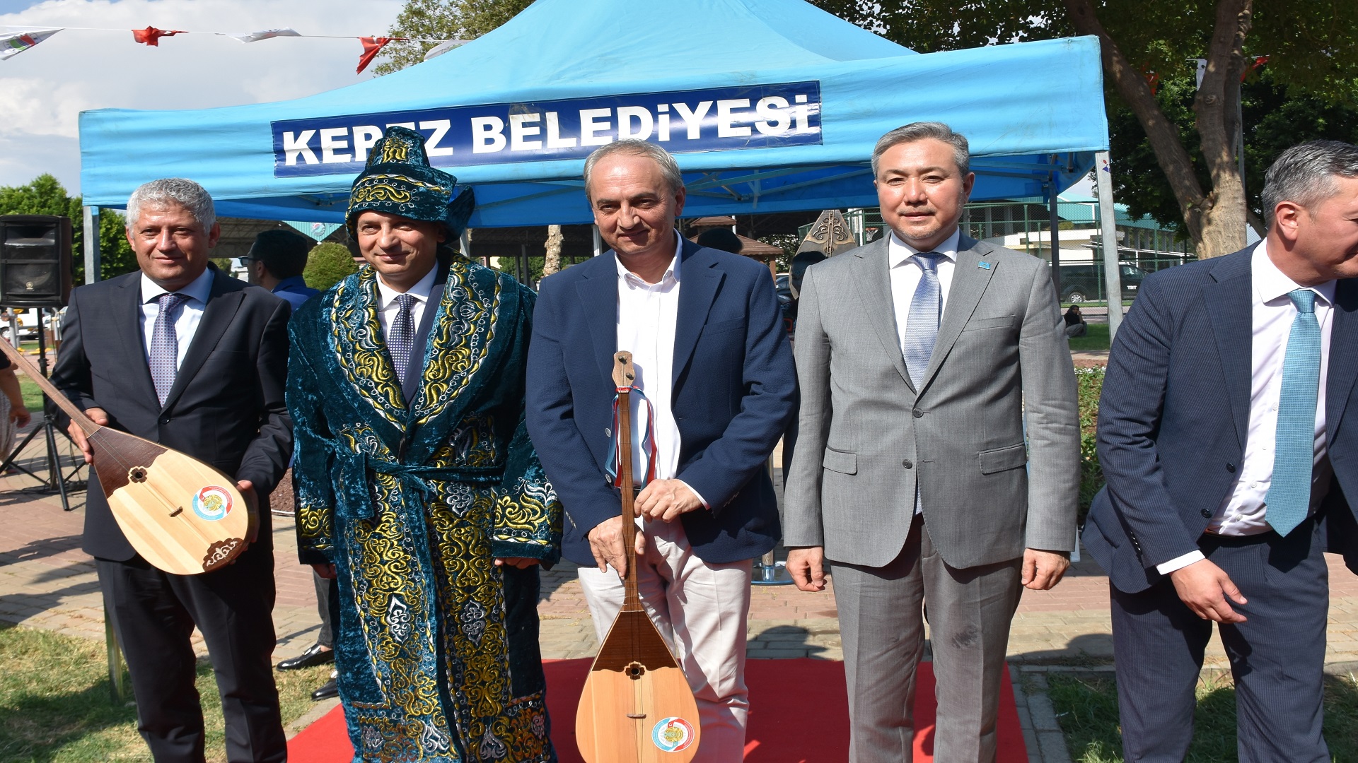 Antalya’da Kazakistan’ın “Ulusal Dombra Günü” kutlandı