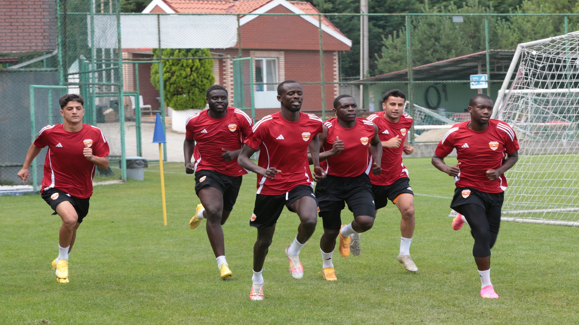 Adanaspor, yeni sezon öncesinde Bolu’da güç depoluyor