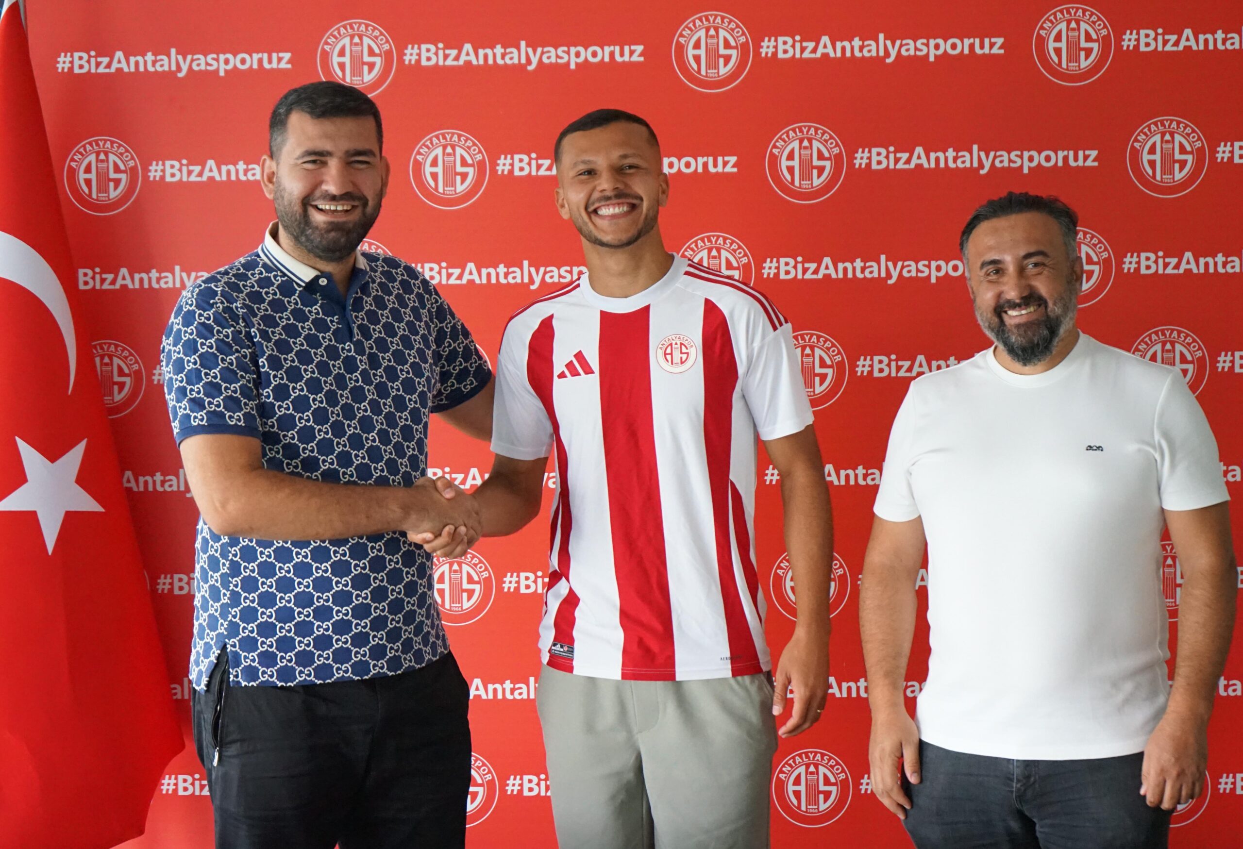 Antalyaspor, Brezilyalı stoper Thalisson’u transfer etti