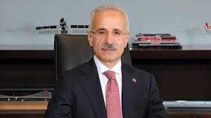 Bakan Uraloğlu: “Antalya Havalimanı’nda dün 2024’ün yolcu ve uçak trafiği rekoru kırıldı”