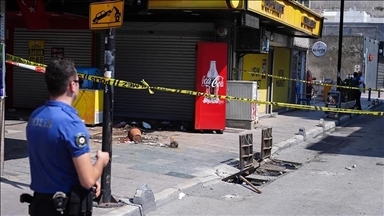  Akıma kapılan 2 kişinin ölümüne ilişkin gözaltındaki 27 şüpheli adliyede Şüphelilerin adliyeye sevk edilmesi
