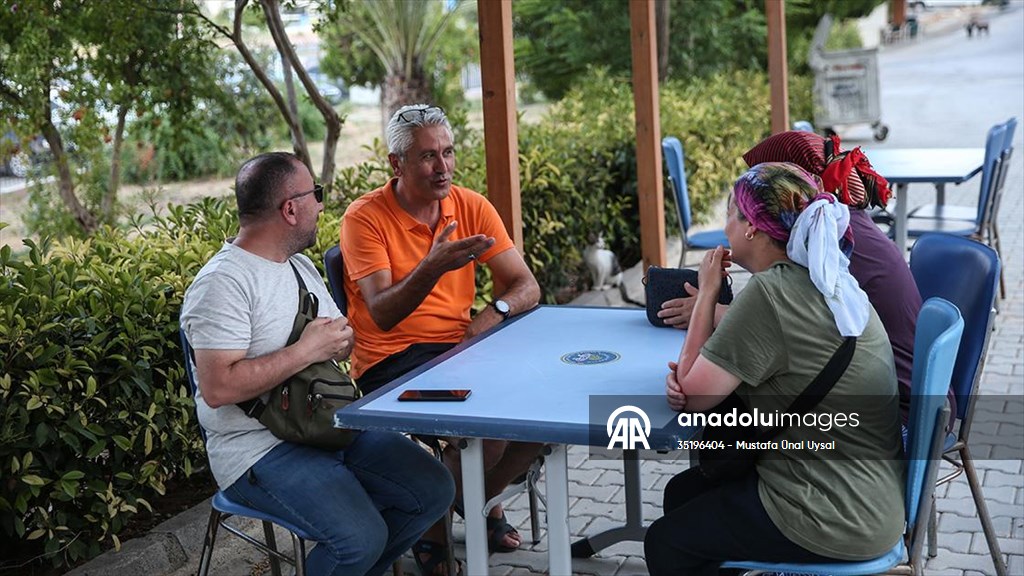 Tatil için Mersin’i seçen emekliler, yurtta ücretsiz konaklama hizmetinden memnun