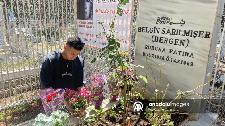 Şarkıcı Bergen, ölüm yıl dönümünde Mersin’deki mezarı başında anıldı